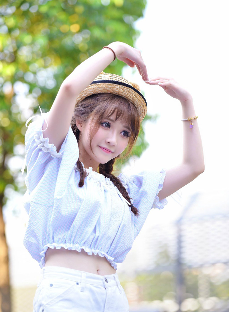 “孟达将军，是刘将军非要去见主公。”一名刺史府护卫有些委屈的看向孟达。